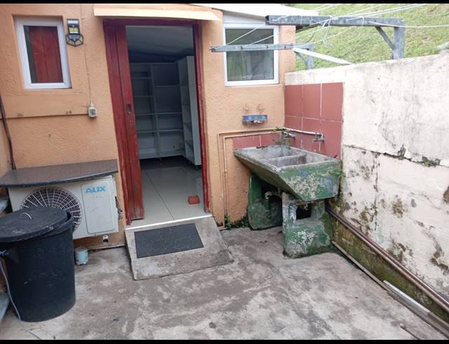2 BEDROOM SIMPLEX FOR SALE IN BELLAIR